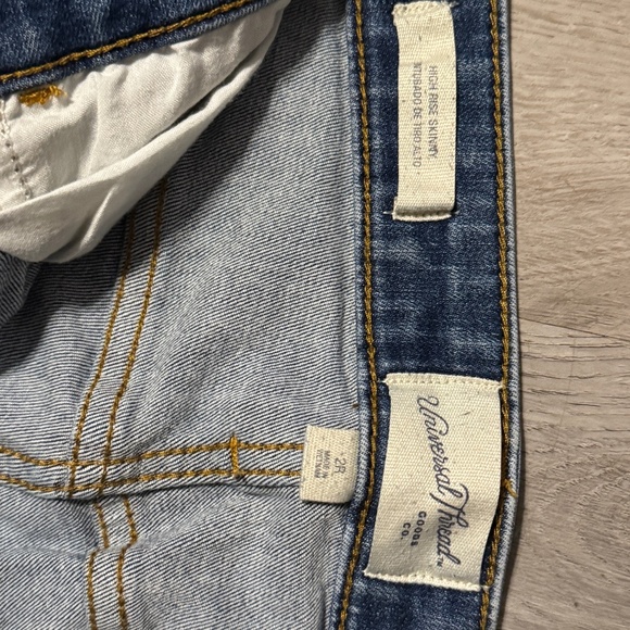 Universal Thread Jeans - Picture 2 of 3